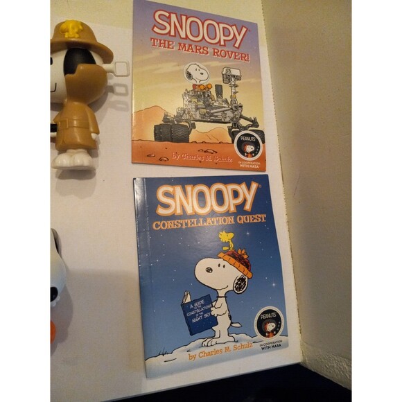 Snoopy McDonalds Happy Meal Toys Assortment of 5 Figures & 2 Books - Picture 9 of 16
